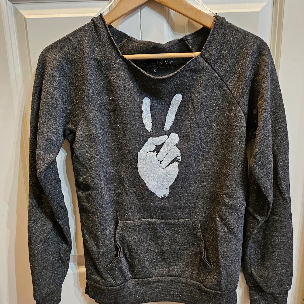 BNWT - Be Love Peace sweatshirt